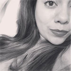 Meet your Posher, Itzel dominguez